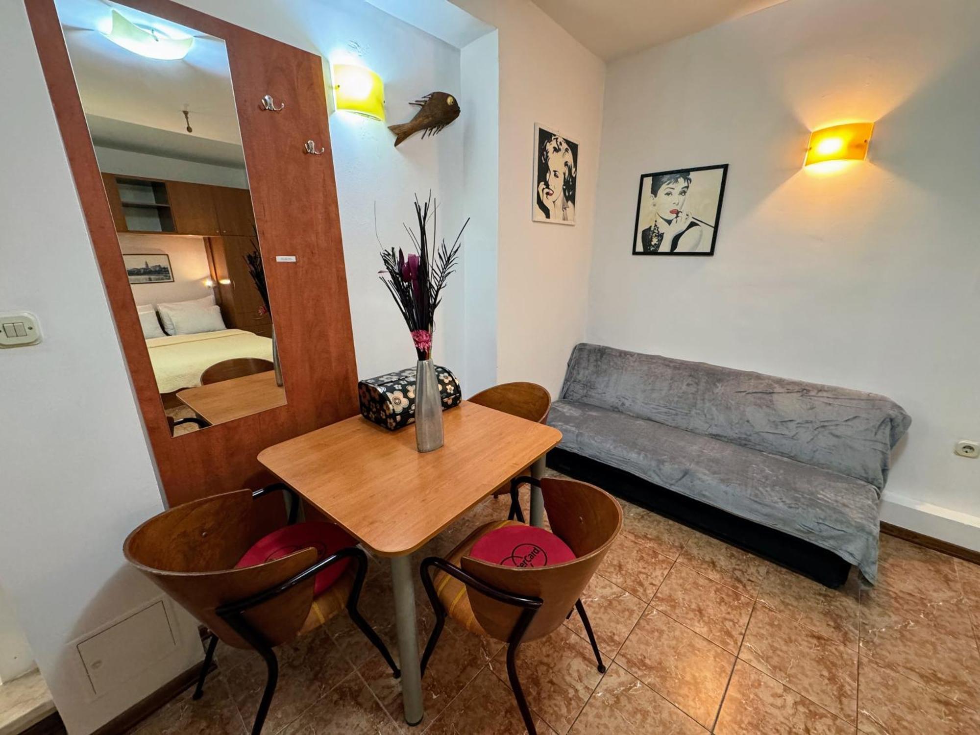 Grgur Studio Apartments Split Buitenkant foto