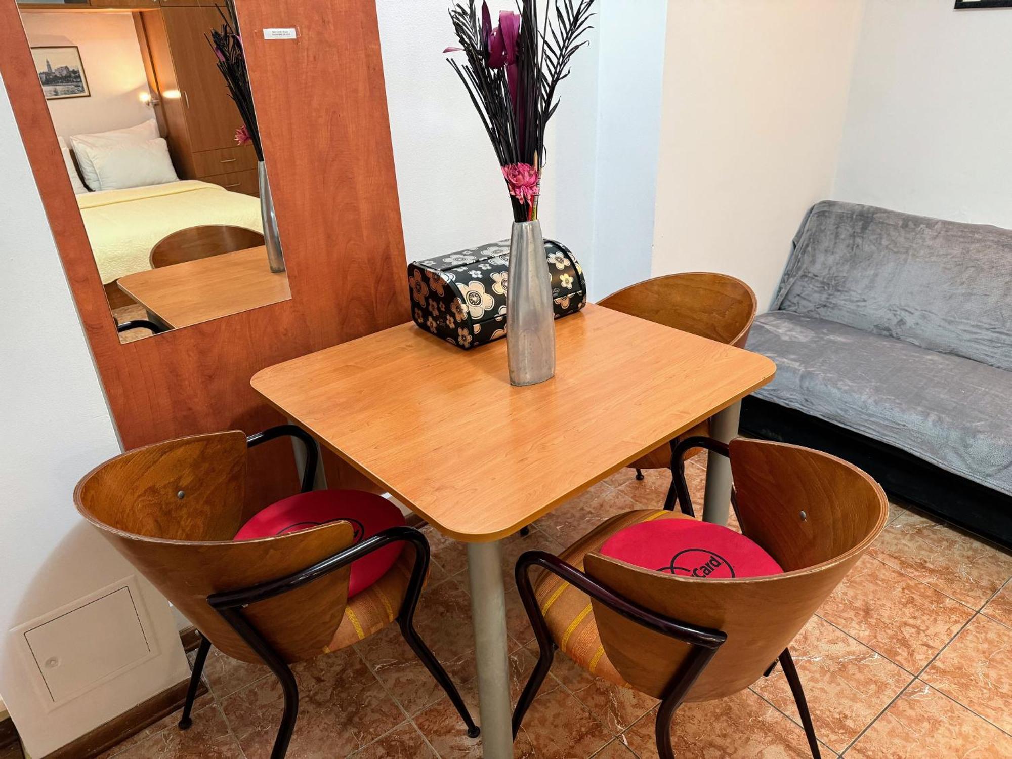 Grgur Studio Apartments Split Buitenkant foto